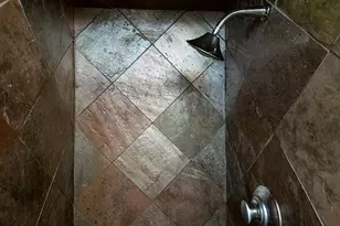 631 Fiesta Cir, Irving, TX 75063 - Photo 4