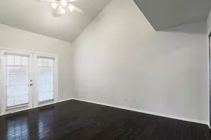 631 Fiesta Cir, Irving, TX 75063 - Photo 18