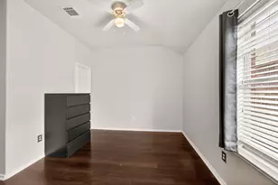 2720 Furlong Dr, Grand Prairie, TX 75051 - Photo 18