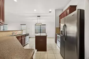 2720 Furlong Dr, Grand Prairie, TX 75051 - Photo 4