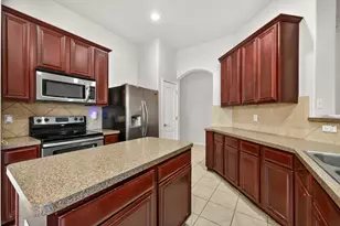 2720 Furlong Dr, Grand Prairie, TX 75051 - Photo 2