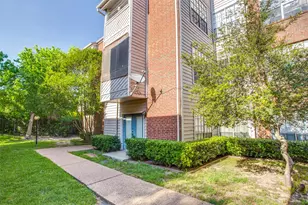 9747 Whitehurst Dr, Dallas, TX 75243 - Photo 14
