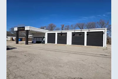 701 E Dallas Road, Grapevine, TX 76051 - Photo 1