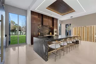 10920 Strait Ln, Dallas, TX 75229 - Photo 10