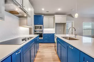 237 Four Roses Dr, Waxahachie, TX 75165 - Photo 10