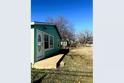 238 S 8th Street, Jacksboro, TX 76458 - Photo 8