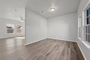 1612 Chivalry Ln, Fort Worth, TX 76140 - Photo 4