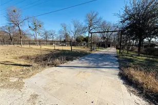 529 NW Private Road 147 Rd, Rice, TX 75155 - Photo 2