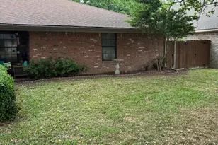 1809 N Cypress Ave, Stephenville, TX 76401 - Photo 2