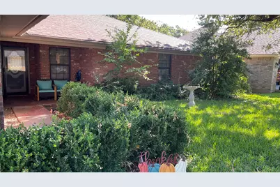 1809 N Cypress Avenue, Stephenville, TX 76401 - Photo 2
