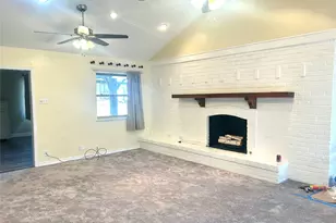 1401 Greenbrier Dr, Sherman, TX 75092 - Photo 2