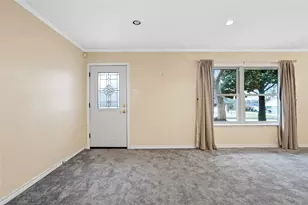 1401 Greenbrier Dr, Sherman, TX 75092 - Photo 4