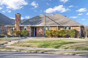 1521 Barclay Dr, Carrollton, TX 75007 - Photo 2