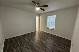 762 E Warrior Trail, Grand Prairie, TX 75052 - Photo 6