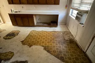 865 6th St SW, Paris, TX 75460 - Photo 2