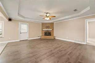 110 Renfro St, Grand Prairie, TX 75051 - Photo 4