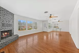 425 Oakhill Dr, Denton, TX 76201 - Photo 4