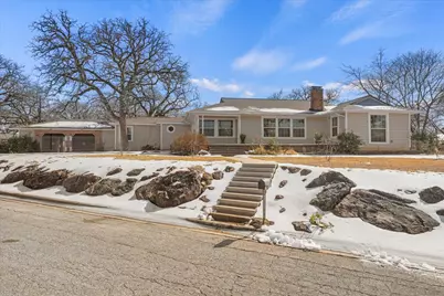 425 Oakhill Drive, Denton, TX 76201 - Photo 2