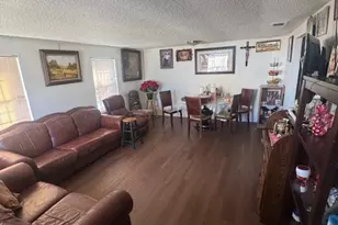 1934 Calypso St, Dallas, TX 75212 - Photo 2