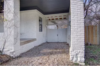 2218 Lynnhaven Road, Fort Worth, TX 76103 - Photo 4