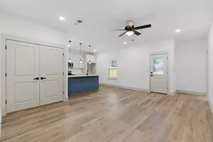 425 E Munson St, Denison, TX 75021 - Photo 2