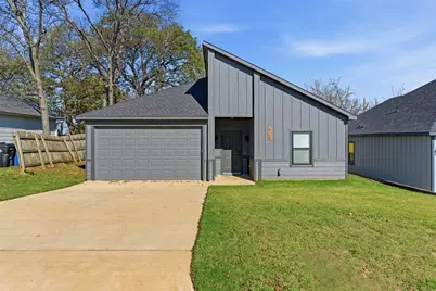 425 E Munson Street, Denison, TX 75021 - Photo 1