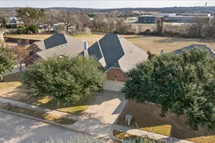 829 Greenwood Dr, Burleson, TX 76028 - Photo 34