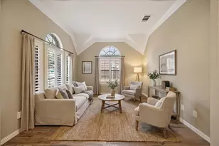 829 Greenwood Dr, Burleson, TX 76028 - Photo 6