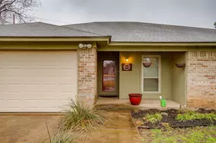 1105 Holly Ct, Benbrook, TX 76126 - Photo 1