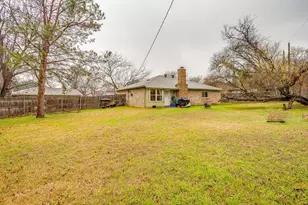 1105 Holly Ct, Benbrook, TX 76126 - Photo 18