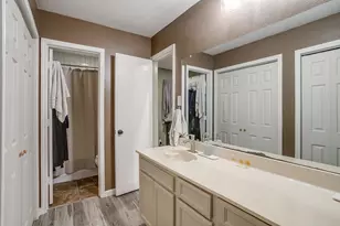 1105 Holly Ct, Benbrook, TX 76126 - Photo 14