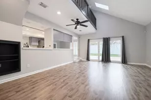 8719 Gladwood Ln, Dallas, TX 75243 - Photo 4