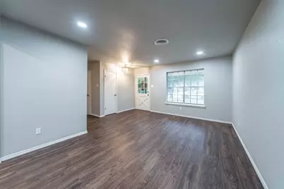 1725 Camara Court, Grand Prairie, TX 75051 - Photo 4