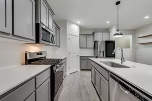 11109 Rockchapel Dr, Fort Worth, TX 76052 - Photo 10