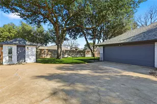 5008 Lake View Cir, North Richland Hills, TX 76180 - Photo 30