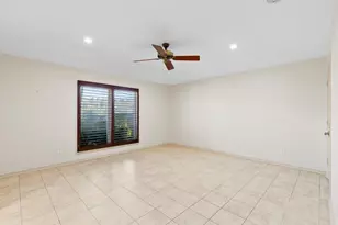 7708 Lemmonwood Dr, Dallas, TX 75231 - Photo 16