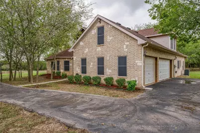 10001 Hilltop Drive, Cleburne, TX 76033 - Photo 4