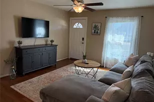 501 N Travis St, Granbury, TX 76048 - Photo 4