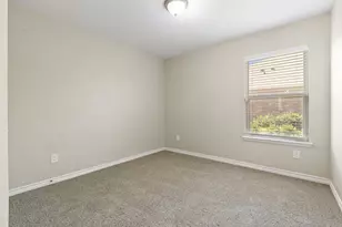 704 Snowy Orchid Ln, DeSoto, TX 75115 - Photo 16