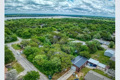 2721 Walnut Street, Granbury, TX 76048 - Photo 4