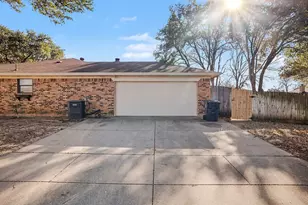 1860 Larkspur Dr, Arlington, TX 76013 - Photo 16