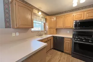 408 W Morton St, Boyd, TX 76023 - Photo 10