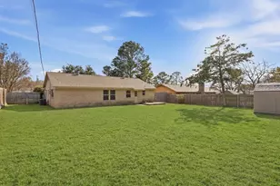 1105 Springdale Rd, Bedford, TX 76021 - Photo 34