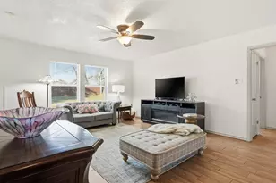 1105 Springdale Rd, Bedford, TX 76021 - Photo 6