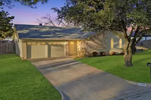 1105 Springdale Rd, Bedford, TX 76021 - Photo 38