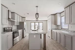 201 N Carpenter St, Mart, TX 76664 - Photo 2