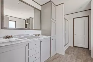 201 N Carpenter St, Mart, TX 76664 - Photo 12