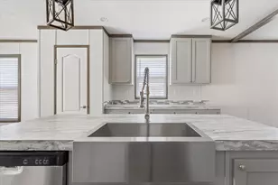 201 N Carpenter St, Mart, TX 76664 - Photo 4