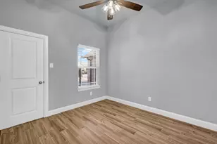 924 E 5th St, Springtown, TX 76082 - Photo 24