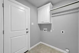 924 E 5th St, Springtown, TX 76082 - Photo 32